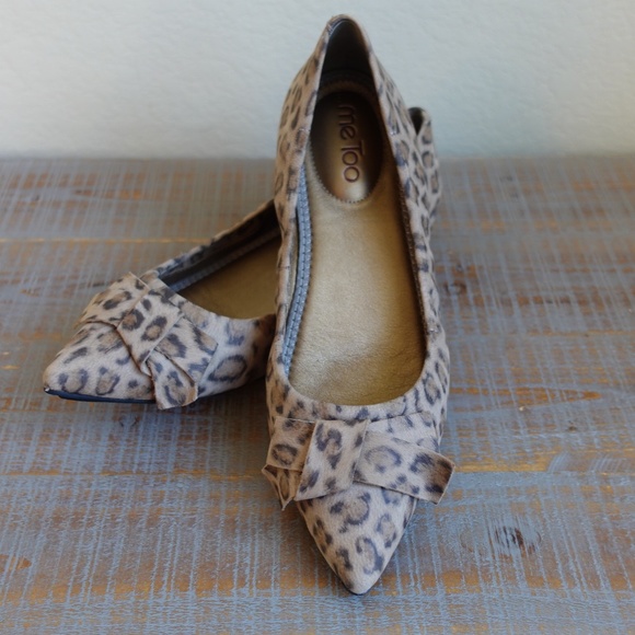 Me Too Paige Leopard Pointy Toe Bow Flat Size 7 - Picture 1 of 9